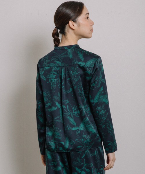 Liyoca（リヨカ）の「ボタニカル柄サテンバンドカラーシャツ（シャツ/ブラウス・レディース・ブラック・FREE）」の8枚目の写真