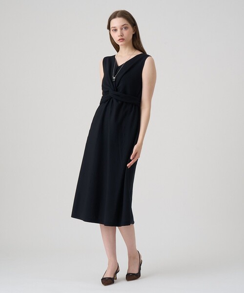 ANAYI(アナイ)の「ドレープツイスト ワンピース(ワンピース・レディース・ブルー/ブラック・36/38/34)」の11枚目の写真