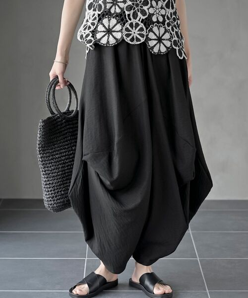 rps(アールピーエス)の「変形ドレープコクーンスカーチョ(その他パンツ・レディース・ブラック/チャコールグレー・フリー)」の2枚目の写真