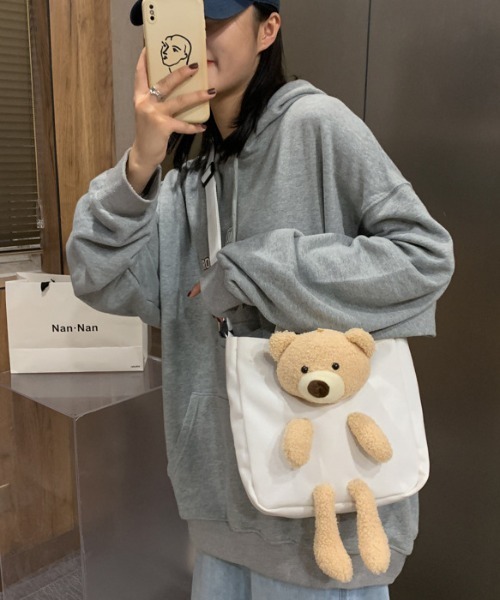 セール】ベアぬいぐるみ付きショルダートート（トートバッグ