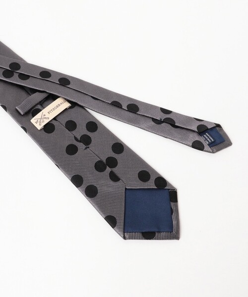 BEAMS F（ビームスエフ）の「FITZGERALD / シルク ドット柄 ネクタイ（ネクタイ・メンズ・ブラック/グレー・ONE SIZE）」の3枚目の写真