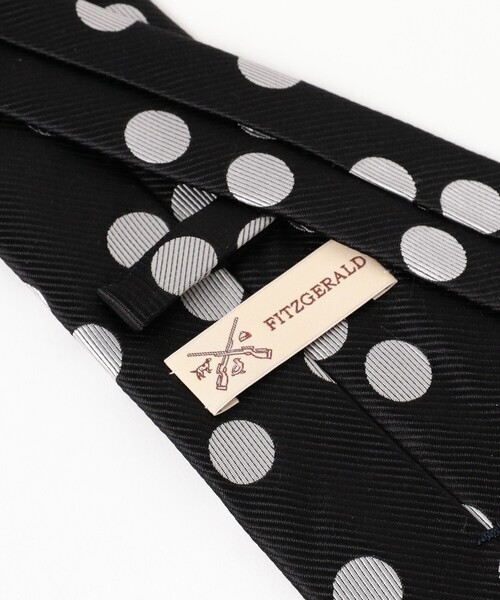 BEAMS F（ビームスエフ）の「FITZGERALD / シルク ドット柄 ネクタイ（ネクタイ・メンズ・ブラック/グレー・ONE SIZE）」の7枚目の写真