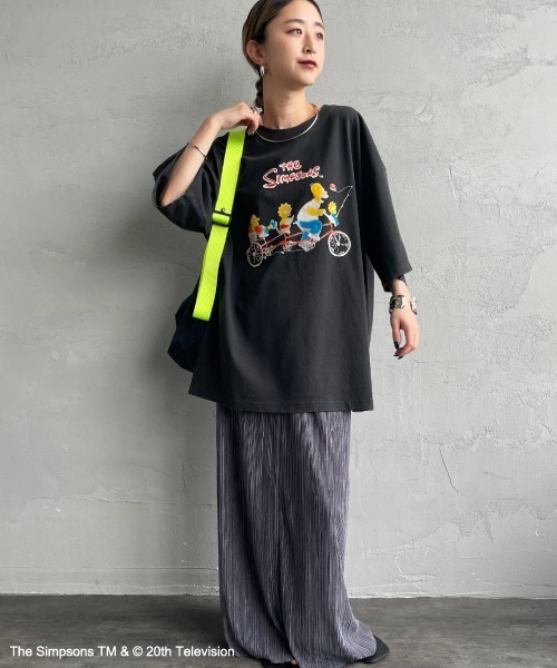JEANS FACTORY Clothes（ジーンズファクトリークローズ）の「[JEANS FACTORY CLOTHES/ジーンズファクトリークローズ] SIMPSONS / ダメージ キャラクターTシャツ（Tシャツ/カットソー・レディース・ブラック・S/M/L）」の3枚目の写真
