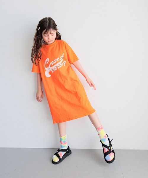 BAYFLOW（ベイフロー）の「[スリット入りで動きやすい♪]アソートプリントビッグワンピ(KIDS)（ワンピース・キッズ・チャコール/オレンジ/パープル・110cm/120cm/150cm/130cm/140cm）」の3枚目の写真