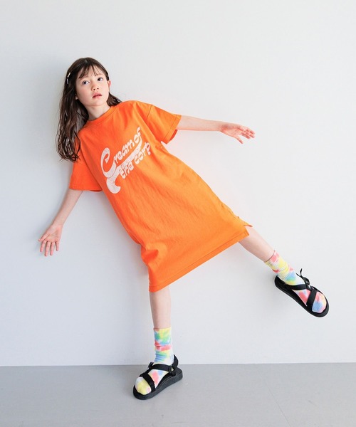 BAYFLOW（ベイフロー）の「[スリット入りで動きやすい♪]アソートプリントビッグワンピ(KIDS)（ワンピース・キッズ・チャコール/オレンジ/パープル・110cm/120cm/150cm/130cm/140cm）」の4枚目の写真
