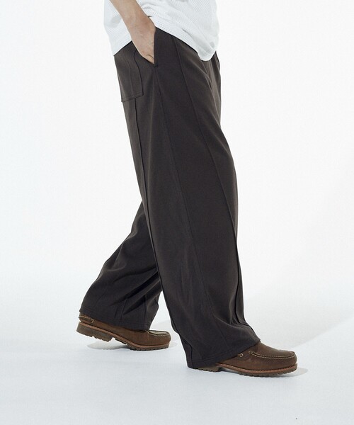 FREAK'S STORE（フリークスストア）の「FREAK’S STORE/フリークスストア 接触冷感 カーブシルエット ボンディング ワイドスウェットパンツ（スウェットパンツ・メンズ・ブラウン/ブラック/グレー/チャコールグレー・MEDIUM/LARGE）」の4枚目の写真