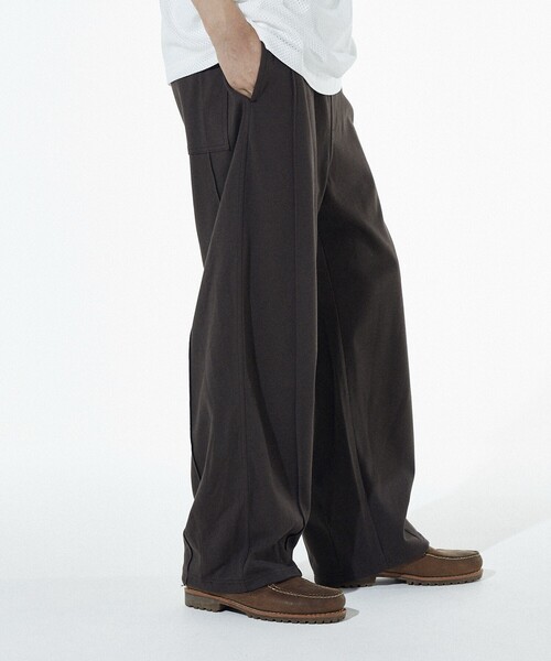 FREAK'S STORE（フリークスストア）の「FREAK’S STORE/フリークスストア 接触冷感 カーブシルエット ボンディング ワイドスウェットパンツ（スウェットパンツ・メンズ・ブラウン/ブラック/グレー/チャコールグレー・MEDIUM/LARGE）」の17枚目の写真