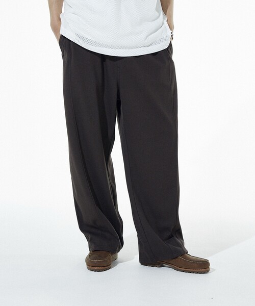 FREAK'S STORE（フリークスストア）の「FREAK’S STORE/フリークスストア 接触冷感 カーブシルエット ボンディング ワイドスウェットパンツ（スウェットパンツ・メンズ・ブラウン/ブラック/グレー/チャコールグレー・MEDIUM/LARGE）」の18枚目の写真