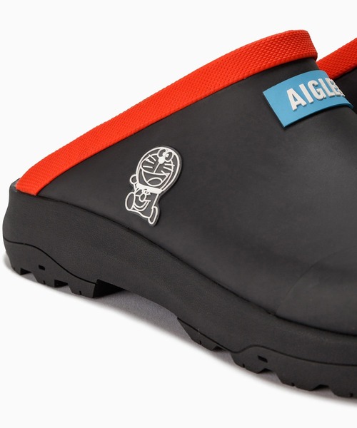 AIGLE（エーグル）の「【ドラえもん】 コーレイ クロッグ（レインシューズ・レディース・ブラック・36/35/38/37/39/40/42/41/44/43/45）」の2枚目の写真