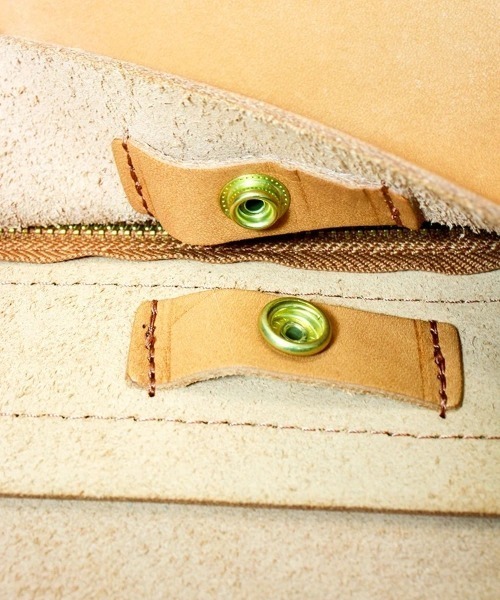 Butler Verner Sails（バトラーヴァーナーセイルス）の「Butler Verner Sails 本ﾇﾒ革ｼｮﾙﾀﾞｰ（ショルダーバッグ・メンズ・ベージュ・FREE）」の11枚目の写真