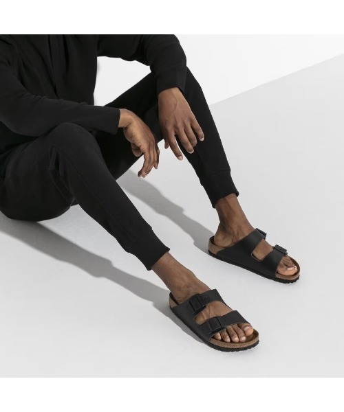★Birkenstock★ ブラック レギュラー Arizona サンダル Arizona Natural Leather 【レギュラー幅】 UNISEX Black
