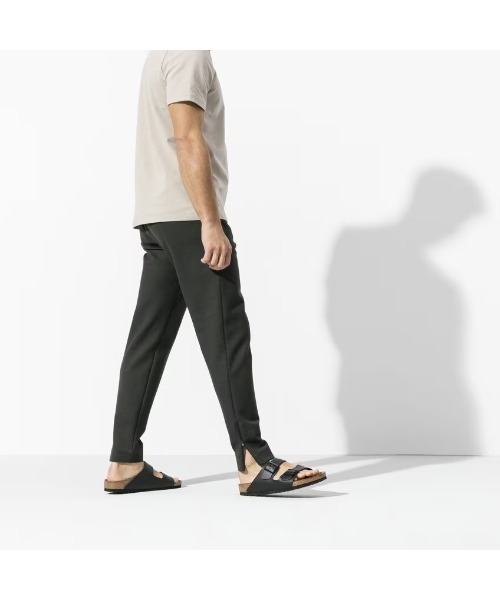 BIRKENSTOCK(ビルケンシュトック)の「【公式】ビルケンシュトック Arizona/アリゾナ ナチュラルレザー(サンダル・レディース・ブラック/ダークブラウン・25cm【レギュラー幅】/26cm【レギュラー幅】/26.5cm【レギュラー幅】/27cm【レギュラー幅】/28cm【レギュラー幅】/28.5cm【レギュラー幅】/29cm【レギュラー幅】/25cm【ナロー幅】/24.5cm【ナロー幅】/22.5cm【ナロー幅】/26.5cm【ナロー幅】/24cm【ナロー幅】/22.5cm【レギュラー幅】/23cm【ナロー幅】)」の15枚目の写真