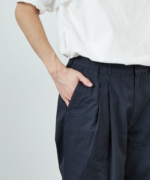 STILL BY HAND（スティルバイハンド）の「[STILL BY HAND/スティルバイハンド] 別注 製品染め ツータックパンツ（その他パンツ・メンズ・チャコールグレー/ライトグレー・44/48/46）」の16枚目の写真