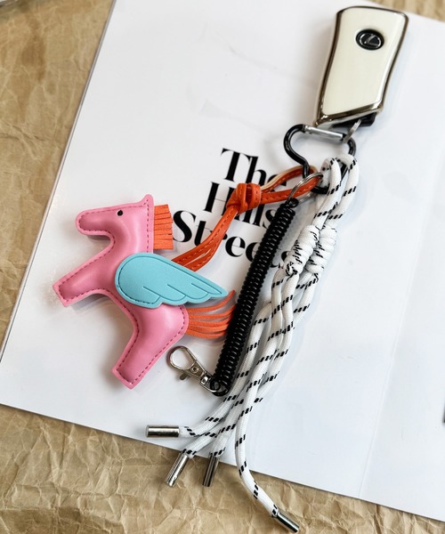 NOLITA LABORATORY(ノリータラボラトリー)の「【 NOLITA / ノリータ 】 レザータイプ ペガサス 馬 チャーム ロープストラップ ハート カラビナ キーホルダー キーリング バッグチャーム(チャーム・レディース・ホワイト/ライトグレー/ピンク/イエロー・FREE)」の8枚目の写真
