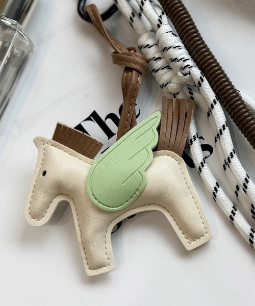 NOLITA LABORATORY(ノリータラボラトリー)の「【 NOLITA / ノリータ 】 レザータイプ ペガサス 馬 チャーム ロープストラップ ハート カラビナ キーホルダー キーリング バッグチャーム(チャーム・レディース・ホワイト/ライトグレー/ピンク/イエロー・FREE)」の10枚目の写真