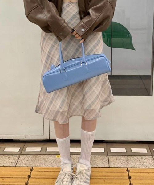 LADY LIKE(レディライク)の「バイアスチェックセミフレアスカート(スカート・レディース・ベージュ/サックスブルー/パープル・M)」の6枚目の写真