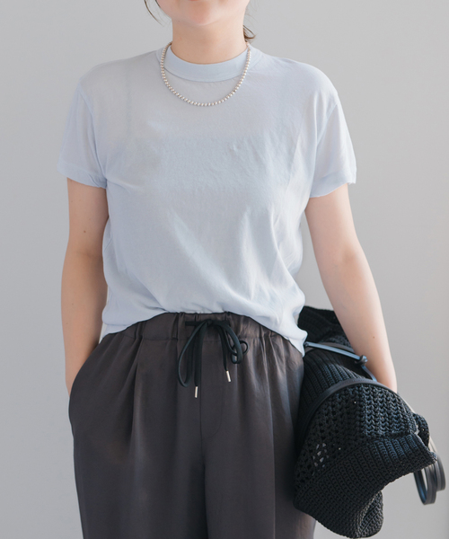 ATON（エイトン）の「ATON/エイトン FRESCA SINGLE JERSEY TIGHT FIT T-SH（Tシャツ/カットソー・レディース・ブラック/スカイブルー/イエロー/ピンク・38）」の14枚目の写真