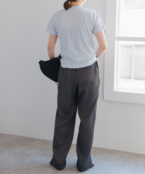 ATON（エイトン）の「ATON/エイトン FRESCA SINGLE JERSEY TIGHT FIT T-SH（Tシャツ/カットソー・レディース・ブラック/スカイブルー/イエロー/ピンク・38）」の18枚目の写真