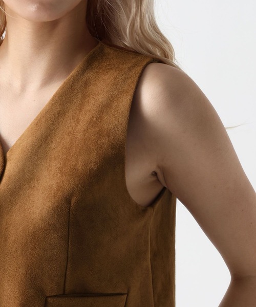 FOREVER 21（フォーエバー トゥエンティーワン）の「【2025SS】フェイクスエードジレ（ベスト・レディース・ブラウン系その他・FREE）」の4枚目の写真