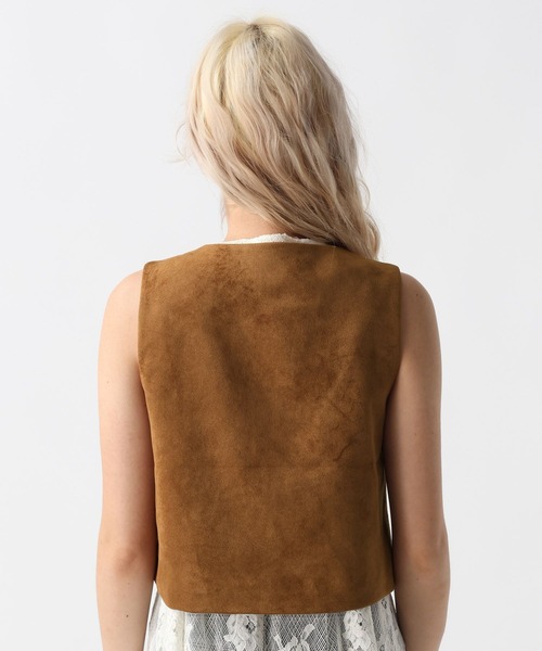 FOREVER 21（フォーエバー トゥエンティーワン）の「【2025SS】フェイクスエードジレ（ベスト・レディース・ブラウン系その他・FREE）」の7枚目の写真