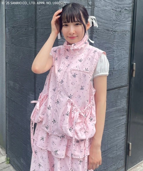 Candy Stripper(キャンディストリッパー)の「【HELLO KITTY】RIBBON&DOT ベスト(ベスト・レディース・アイボリー/ブラック/ピンク・FREE)」の3枚目の写真