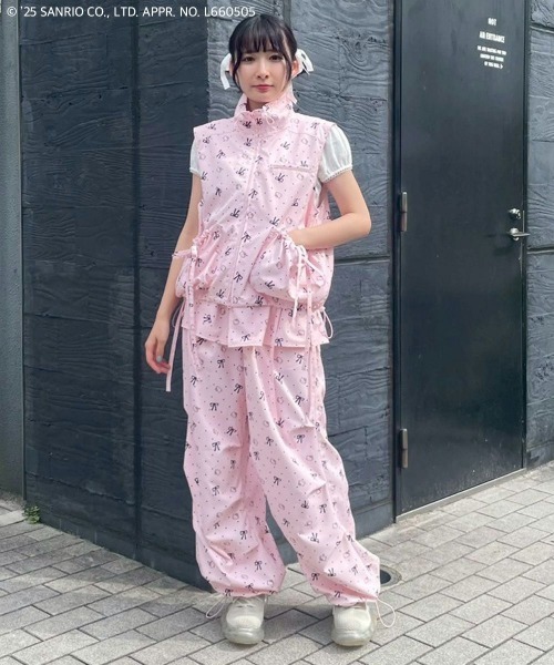 Candy Stripper(キャンディストリッパー)の「【HELLO KITTY】RIBBON&DOT ベスト(ベスト・レディース・アイボリー/ブラック/ピンク・FREE)」の14枚目の写真