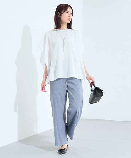 INDIVI(インディヴィ)の「【体型カバー】スクエアブラウス(シャツ/ブラウス・レディース・ブルー/ブラック/ホワイト/ライトグレー・34/15 /13/38/19/05)」の12枚目の写真