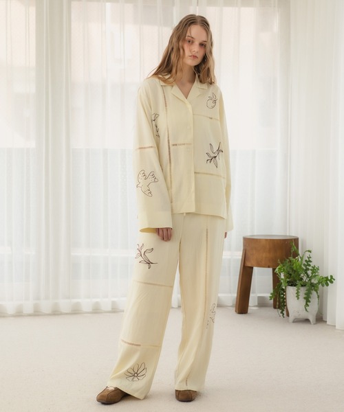 HEILIS(ヘイリス)の「【新色追加】【Hideka Original】刺繍パッチワークシャツ/セットアップ対応 オーバーサイズ ルーズシルエット トレンド 韓国 ボタニカル ボヘミアン ボーホー カジュアル 秋服 シャツ 長袖 刺繍 エンブロイダリー パッチワーク レース ブラック アイボリー ブラウン 冷房対策 紫外線対策 日焼け対策(シャツ/ブラウス・レディース・アイボリー/ブラック/ブラウン・FREE)」の20枚目の写真