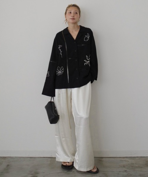 HEILIS(ヘイリス)の「【新色追加】【Hideka Original】刺繍パッチワークシャツ/セットアップ対応 オーバーサイズ ルーズシルエット トレンド 韓国 ボタニカル ボヘミアン ボーホー カジュアル 秋服 シャツ 長袖 刺繍 エンブロイダリー パッチワーク レース ブラック アイボリー ブラウン 冷房対策 紫外線対策 日焼け対策(シャツ/ブラウス・レディース・アイボリー/ブラック/ブラウン・FREE)」の15枚目の写真