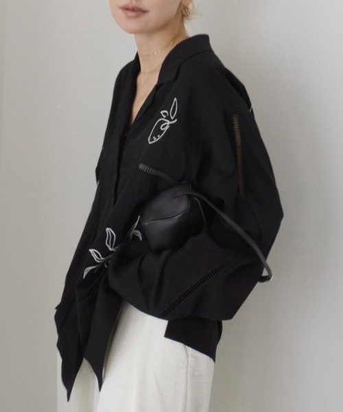 HEILIS(ヘイリス)の「【新色追加】【Hideka Original】刺繍パッチワークシャツ/セットアップ対応 オーバーサイズ ルーズシルエット トレンド 韓国 ボタニカル ボヘミアン ボーホー カジュアル 秋服 シャツ 長袖 刺繍 エンブロイダリー パッチワーク レース ブラック アイボリー ブラウン 冷房対策 紫外線対策 日焼け対策(シャツ/ブラウス・レディース・アイボリー/ブラック/ブラウン・FREE)」の14枚目の写真