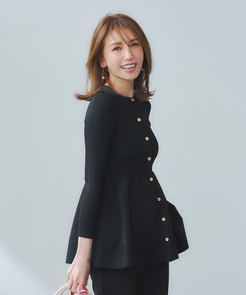 TOCCA(トッカ)の「NIGHT GROOVE ニットカーディガン(カーディガン/ボレロ・レディース・ブラック系/アイボリー系・MEDIUM/SMALL)」の2枚目の写真