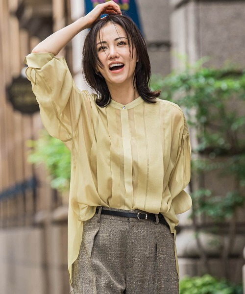 LAUTREAMONT（ロートレアモン）の「シアーブライト フロントタックブラウス≪手洗い可能≫（シャツ/ブラウス・レディース・ブラウン/イエロー/ブラック・9号）」の2枚目の写真