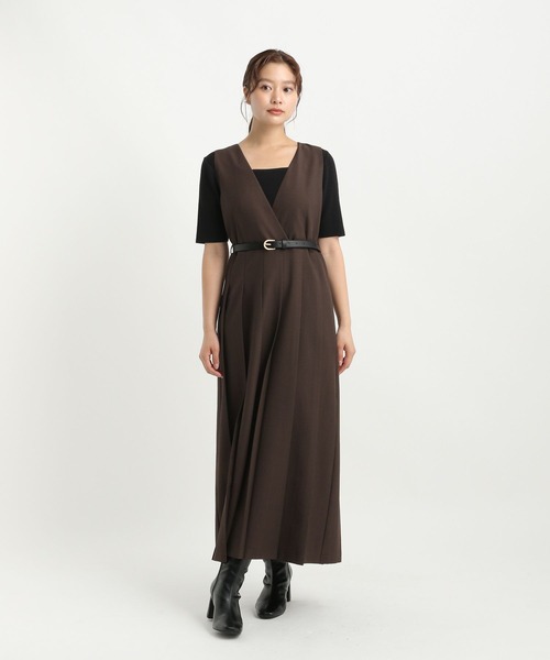 Andemiu(アンデミュウ)の「Vネックプリーツジャンスカ590659(ジャンパースカート・レディース・ブラウン/ベージュ/ボルドー・FREE)」の14枚目の写真