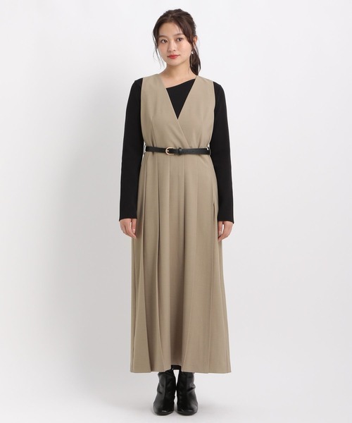 Andemiu(アンデミュウ)の「Vネックプリーツジャンスカ590659(ジャンパースカート・レディース・ブラウン/ベージュ/ボルドー・FREE)」の16枚目の写真