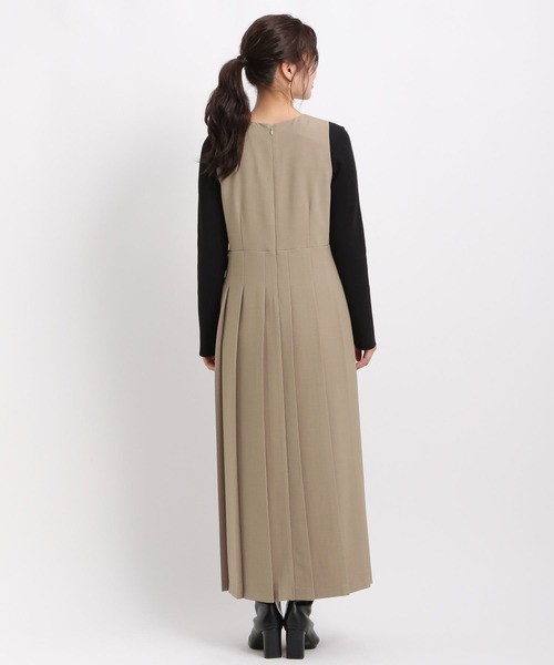 Andemiu(アンデミュウ)の「Vネックプリーツジャンスカ590659(ジャンパースカート・レディース・ブラウン/ベージュ/ボルドー・FREE)」の20枚目の写真