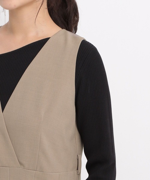 Andemiu(アンデミュウ)の「Vネックプリーツジャンスカ590659(ジャンパースカート・レディース・ブラウン/ベージュ/ボルドー・FREE)」の22枚目の写真