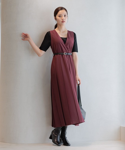 Andemiu(アンデミュウ)の「Vネックプリーツジャンスカ590659(ジャンパースカート・レディース・ブラウン/ベージュ/ボルドー・FREE)」の9枚目の写真