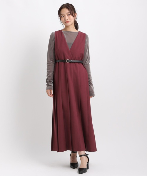 Andemiu(アンデミュウ)の「Vネックプリーツジャンスカ590659(ジャンパースカート・レディース・ブラウン/ベージュ/ボルドー・FREE)」の11枚目の写真