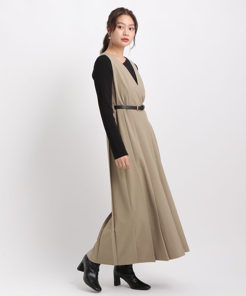 Andemiu(アンデミュウ)の「Vネックプリーツジャンスカ590659(ジャンパースカート・レディース・ブラウン/ベージュ/ボルドー・FREE)」の13枚目の写真