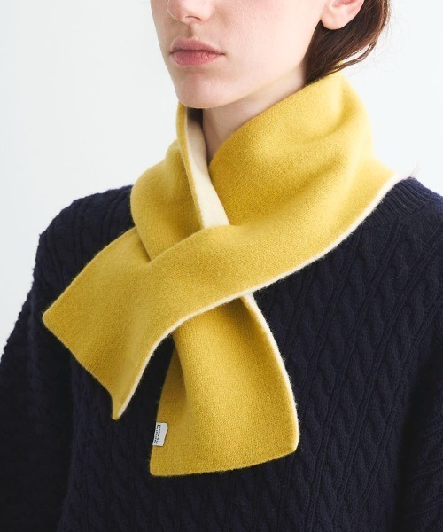 MACKINTOSH PHILOSOPHY（ﾏｯｷﾝﾄｯｼｭ ﾌｨﾛｿﾌｨｰ）の「ギフトBOX付き ウール100％ ”ROLL MUFFLER” リバーシブル マフラー（ストール/ショール・レディース・オレンジ/ベージュ/ピンク/レモンイエロー/ブルー系その他・FREE）」の4枚目の写真