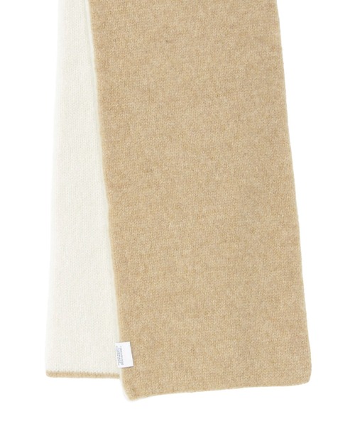 MACKINTOSH PHILOSOPHY（ﾏｯｷﾝﾄｯｼｭ ﾌｨﾛｿﾌｨｰ）の「ギフトBOX付き ウール100％ ”ROLL MUFFLER” リバーシブル マフラー（ストール/ショール・レディース・オレンジ/ベージュ/ピンク/レモンイエロー/ブルー系その他・FREE）」の9枚目の写真