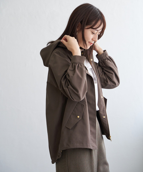 ikka（イッカ）の「【雑誌InRed11月号掲載】ピケライトマウンテンパーカ（ブルゾン・レディース・チャコールグレー/ブラウン/クリアグリーン/ライトベージュ・M/L/S）」の9枚目の写真