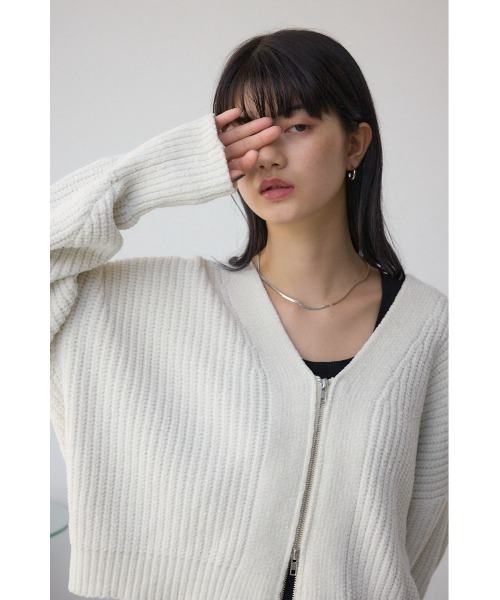AZUL by moussy（アズールバイマウジー）の「WZIPベロアラメモールカーデ（カーディガン/ボレロ・レディース・アイボリー/ブラック/チャコールグレー・FREE）」の5枚目の写真