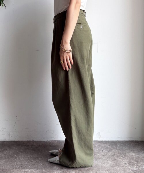 DouDou（ドゥドゥ）の「タックトラウザーパンツ（その他パンツ・レディース・ベージュ/カーキ・36/38）」の10枚目の写真