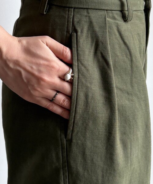 DouDou（ドゥドゥ）の「タックトラウザーパンツ（その他パンツ・レディース・ベージュ/カーキ・36/38）」の6枚目の写真