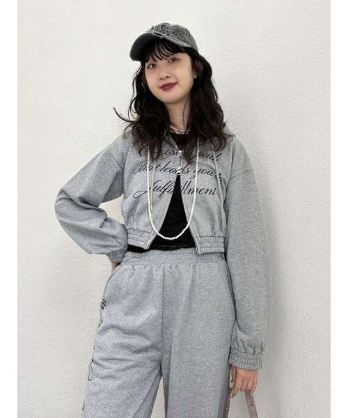 jouetie（ジュエティ）の「ラメクロップドZIPフーディー【セットアップ対応】ジップパーカー（パーカー・レディース・グレー/ピンク・MEDIUM）」の4枚目の写真