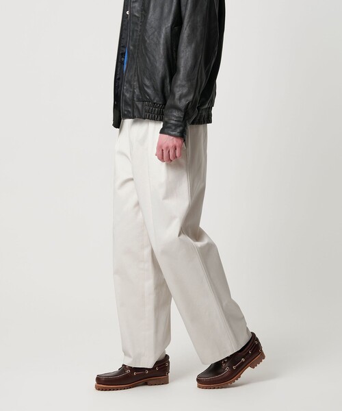 BEAUTY&YOUTH UNITED ARROWS（ビューティーアンドユースユナイテッドアローズ）の「ダルカラー 2プリーツ ワイド チノパンツ NO.11（チノパンツ・メンズ・オリーブ/オフホワイト・S/M/L/XL）」の4枚目の写真