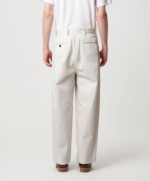 BEAUTY&YOUTH UNITED ARROWS（ビューティーアンドユースユナイテッドアローズ）の「ダルカラー 2プリーツ ワイド チノパンツ NO.11（チノパンツ・メンズ・オリーブ/オフホワイト・S/M/L/XL）」の9枚目の写真