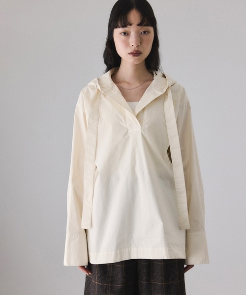 ADAM ET ROPE'(アダムエロペ)の「スキッパーフーディシャツ(シャツ/ブラウス・レディース・ホワイト系その他5/ブラック・FREE)」の20枚目の写真