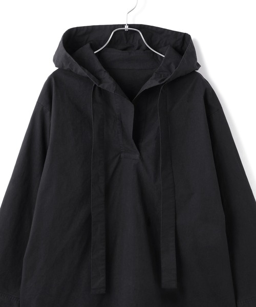 ADAM ET ROPE'(アダムエロペ)の「スキッパーフーディシャツ(シャツ/ブラウス・レディース・ホワイト系その他5/ブラック・FREE)」の13枚目の写真